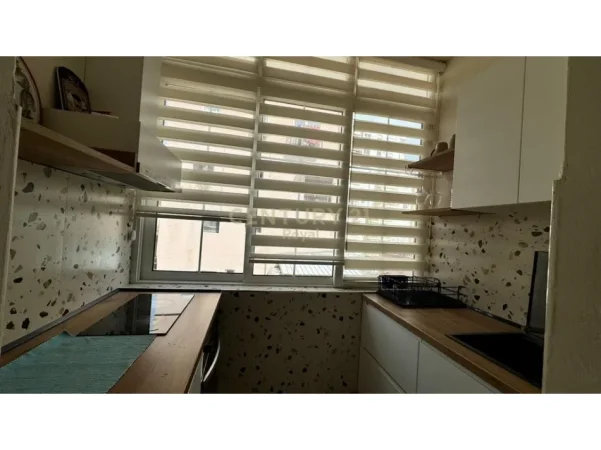 Tirane, jepet me qera apartament 2+1 Kati 2, 75 m² 900 € (rruga e barrikadave)