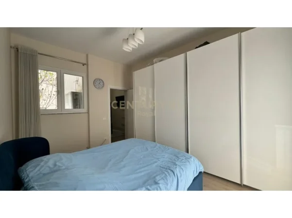 Tirane, jepet me qera apartament 2+1 Kati 2, 75 m² 900 € (rruga e barrikadave)