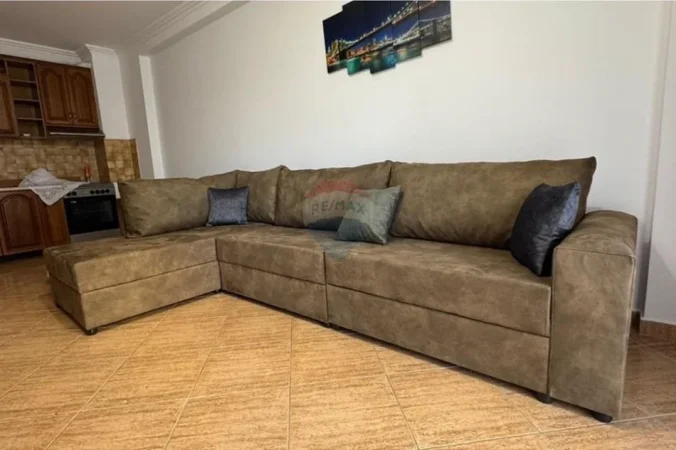 Shqiperi, jepet me qera apartament , 102 m² 700 € 