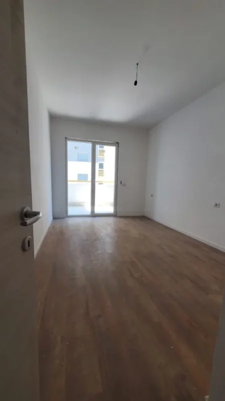 Tirane, shitet apartament 1+1+Ballkon , 82 m² (Rruga Dritan Hoxha, Kompleksi E88)