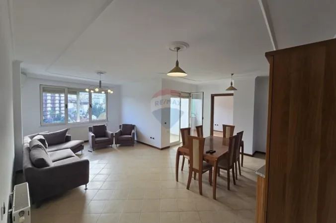 Tirane, jepet me qera apartament , 140 m² 1.100 € 