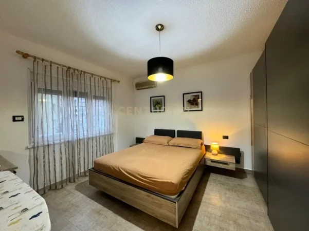 Tirane, jepet me qera apartament 2+1 Kati 5, 100 m² 1.000 € (rruga e kosovareve)