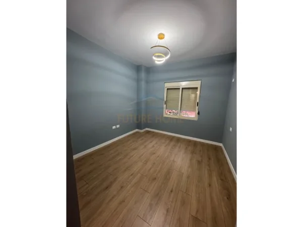 Tirane, shitet apartament 2+1+Ballkon Kati 1, 98 m² 135.000 € (RRUGA SHEFQET KUKA)