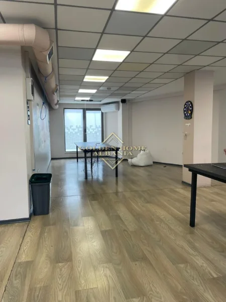 Shqiperi, jepet me qera ambjent biznesi , 306 m² (rruga e dibres)