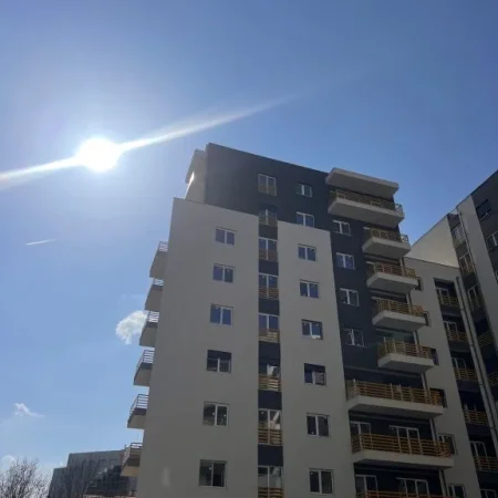 Tirane, shitet apartament 1+1+Ballkon , 83 m² 135.000 € (E-88)