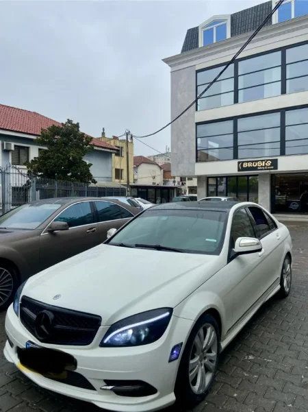 Durres, shitet makine Mercedes Benz C class Benzin+Gaz, e bardhë automatik Kondicioner 6.000 €