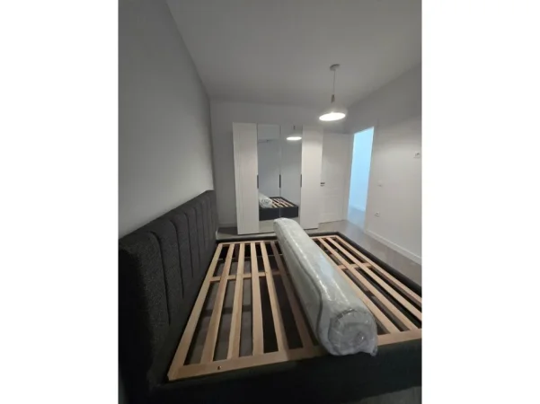 Tirane, jepet me qera apartament 1+1 Kati 3, 75 m² 450 € 