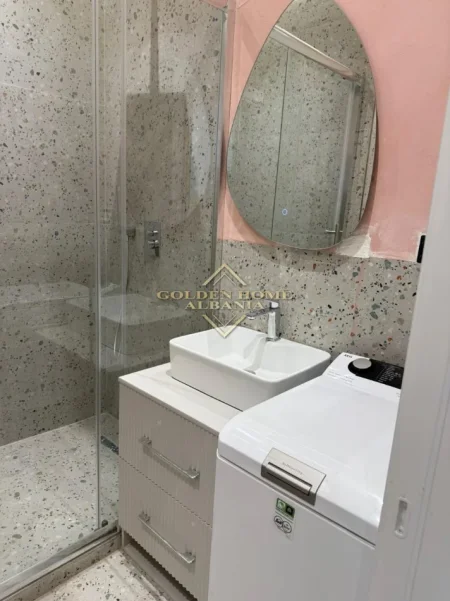 Tirane, jepet me qera apartament , 55 m² (rruga e dibres)