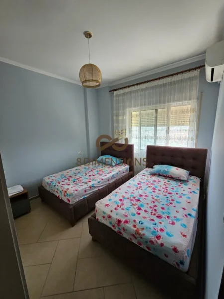 Tirane, jepet me qera apartament 2+1+Ballkon Kati 2, 100 m² 650 € (liqeni i thate)