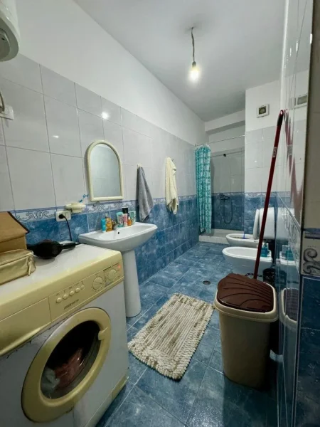 Tirane, shitet apartament 1+1+Ballkon Kati 3, 58 m² 98.000 € (Rruga Astrit Losha)