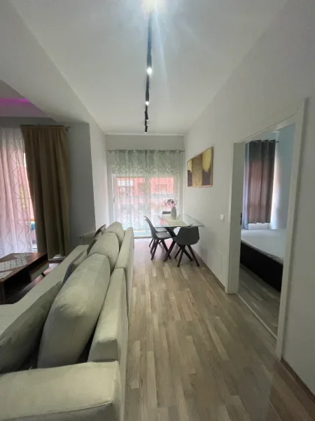 Tirane, jepet me qera apartament 1+1+Ballkon Kati 3, 70 m² 400 € (Rruga Pasho Hysa)