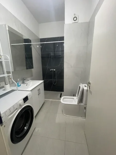 Tirane, jepet me qera apartament 1+1+Ballkon Kati 3, 70 m² 400 € (Rruga Pasho Hysa)