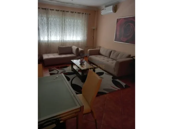 Durres, jepet me qera apartament 1+1+Ballkon Kati 11, 93 m² 350 € 