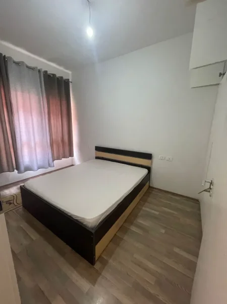 Tirane, jepet me qera apartament 1+1+Ballkon Kati 3, 70 m² 400 € (pasho hysa)