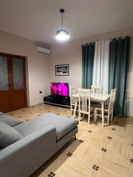 Tirane, jepet me qera apartament 1+1+Aneks+Ballkon , 67 m² 450 € (Don Bosco)