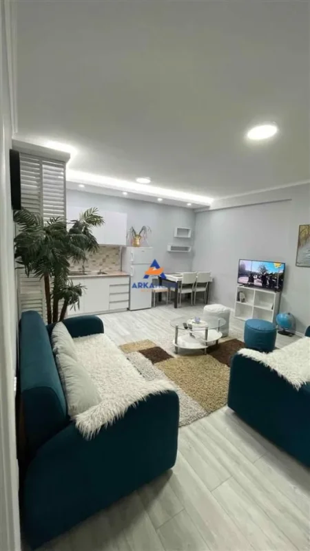 Tirane, jepet me qera apartament 1+1+Ballkon Kati 3, 60 m² 650 € 