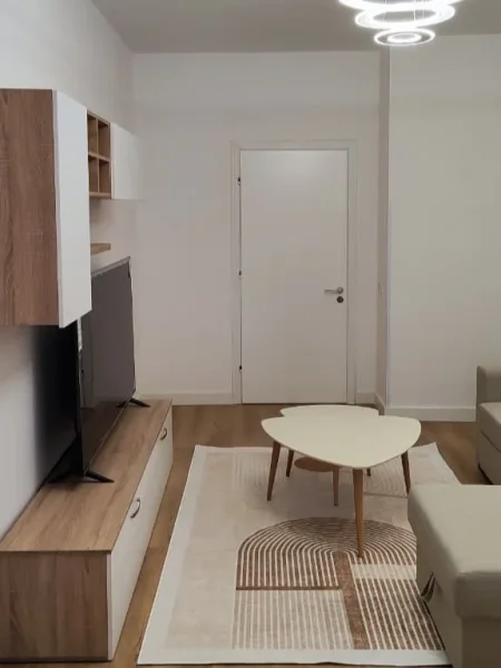 Tirane, jepet me qera apartament 1+1 Kati 5, 85 m² 700 € (pranë Myslym Shyrit &amp; Rrugës së Kavajës)