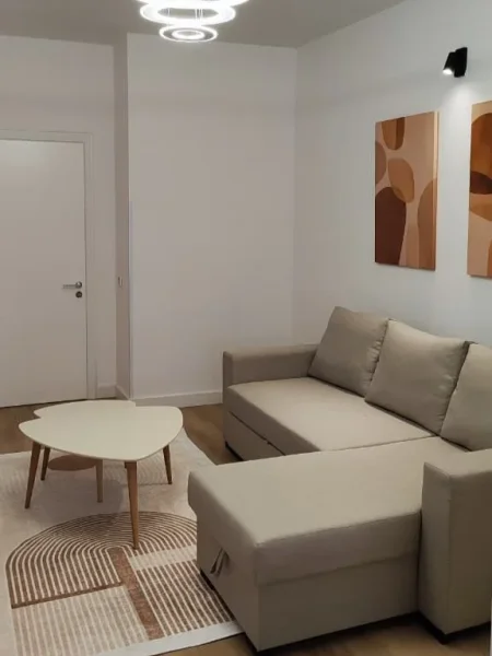 Tirane, jepet me qera apartament 1+1 Kati 5, 85 m² 700 € (pranë Myslym Shyrit &amp; Rrugës së Kavajës)