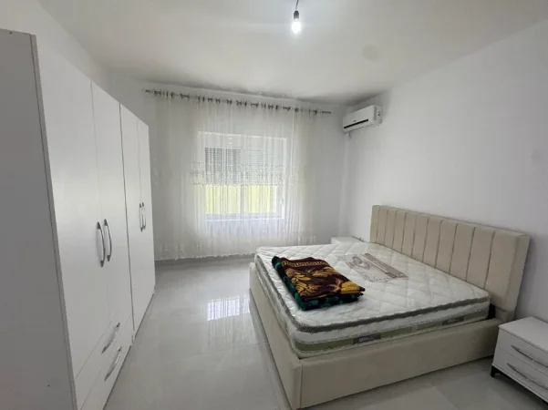 Tirane, jepet me qera apartament 1+1 Kati 1, 110 m² 600 € (Don Bosko)