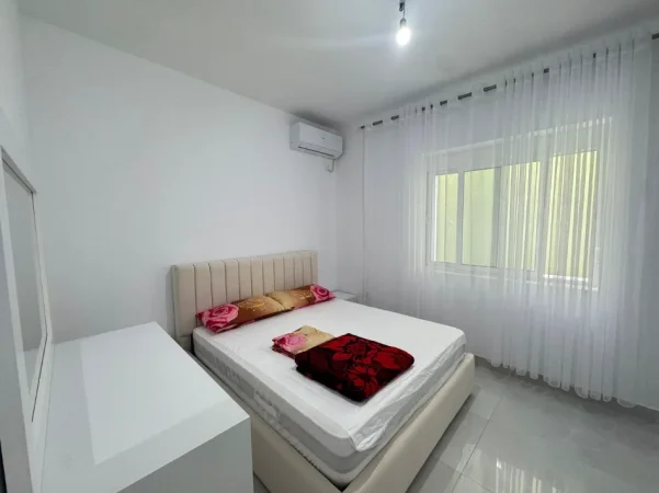 Tirane, jepet me qera apartament 1+1 Kati 1, 110 m² 600 € (Don Bosko)