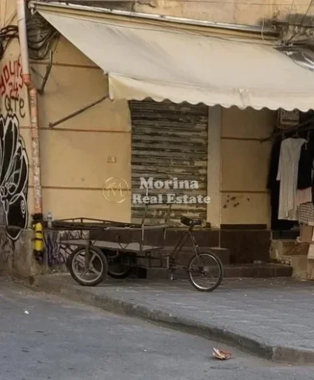 Tirane, shitet ambjent biznesi Kati 1, 33 m² 198.000 € (Çam Market)