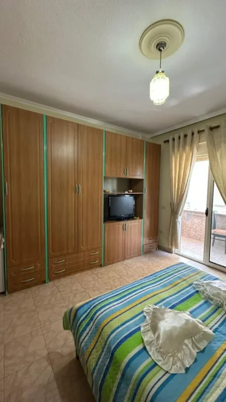 Tirane, jepet me qera apartament 2+1+Ballkon Kati 3, 132 m² 700 € (Vasil Shanto/Rr.Ramazan Demneri)