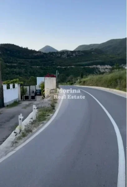 Tirane, shitet truall , 3.000 m² 225.000 € (Ibe)