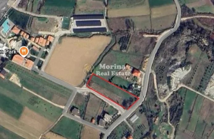 Tirane, shitet truall , 3.000 m² 225.000 € (Ibe)