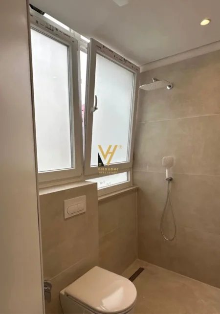 Tirane, jepet me qera apartament 3+1+Ballkon Kati 5, 105 m² 850 € (DON BOSKO)