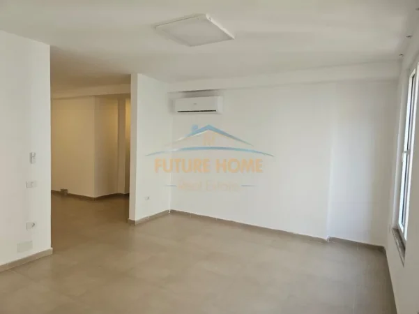 Tirane, jepet me qera ambjent biznesi Kati 1, 81 m² 1.250 € (Prane RTSH)