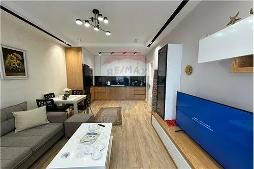 Tirane, jepet me qera apartament 1+1+Aneks+Ballkon Kati 3, 75 m² 650 € (Kompleksi Kontakt)