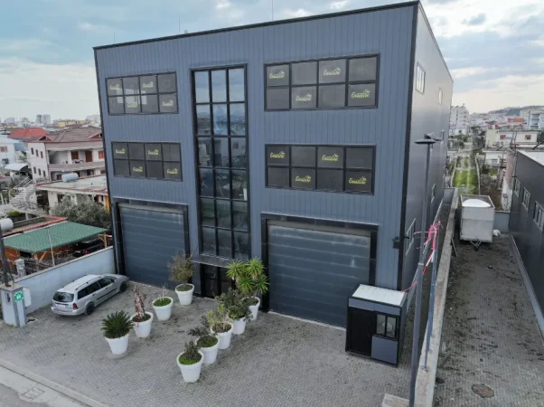 Durres, jepet me qera magazine , 1.632 m² 3.500 € (Shkozet)