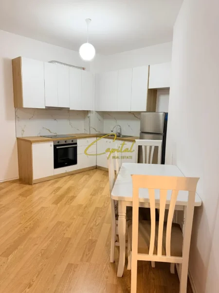 Tirane, jepet me qera apartament 2+1 Kati 7, 115 m² 600 € (ASTIR)