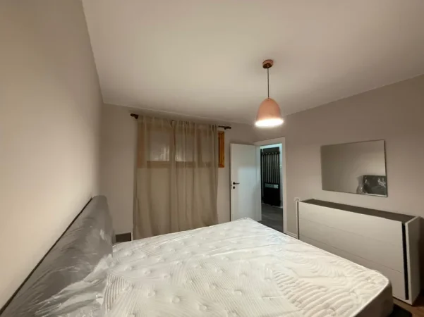 Tirane, jepet me qera apartament 1+1+Ballkon Kati 4, 50 m² 70.000 leke (Rruga Vaso Pasha)