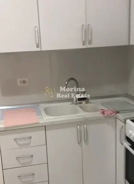 Tirane, jepet me qera shtepi 1+1 Kati 1, 50 m² 350 € (Oxhaku)