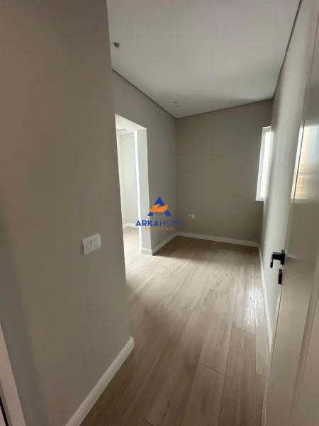 Tirane, jap me qera apartament 3+1+Ballkon , 105 m² 850 € 