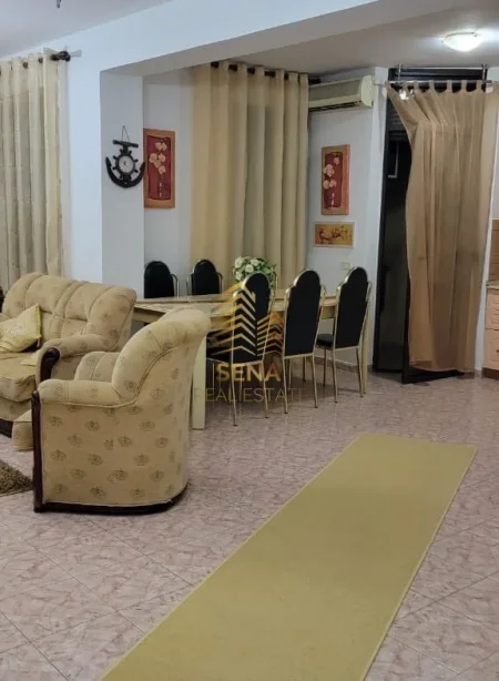 Tirane, jepet me qera apartament 2+1+Ballkon Kati 5, 105 m² 900 € (Bllok)