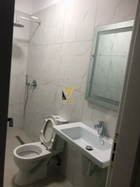 Tirane, jepet me qera apartament 2+1+Ballkon Kati 2, 100 m² 570 € (VILAT GJERMANE)