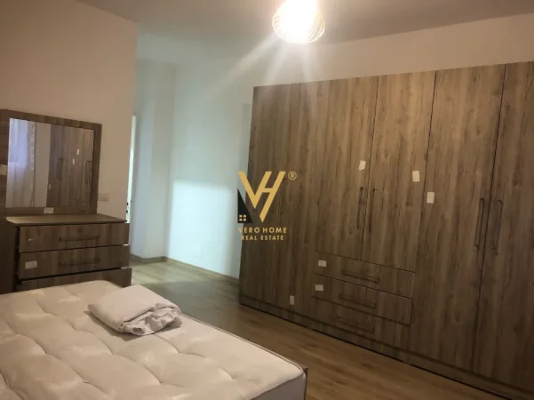 Tirane, jepet me qera apartament 2+1+Ballkon Kati 2, 100 m² 570 € (VILAT GJERMANE)