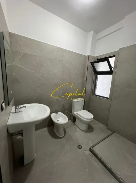 Tirane, jepet me qera apartament 1+1 Kati 4, 70 m² 500 € (DON BOSKO)
