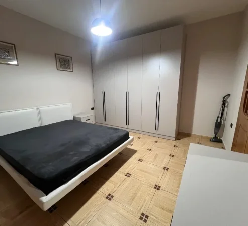 Tirane, jepet me qera shtepi 1+1 Kati 2, 75 m² 450 € (Don Bosko)