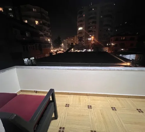 Tirane, jepet me qera shtepi 1+1 Kati 2, 75 m² 450 € (Don Bosko)
