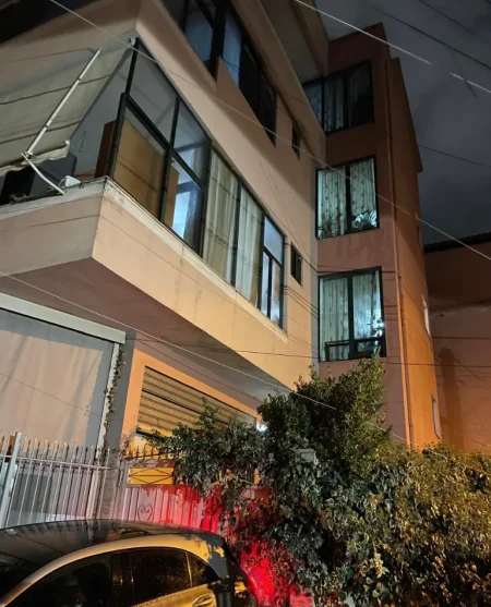 Tirane, jepet me qera apartament 2+1 Kati 3, 70 m² 400 € (1 QESHORI)