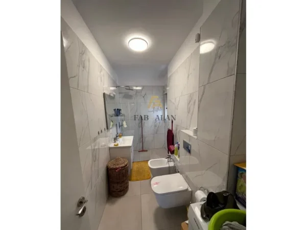 Tirane, shitet apartament 2+1+Ballkon Kati 8, 91 m² 215.000 € (Selvia)