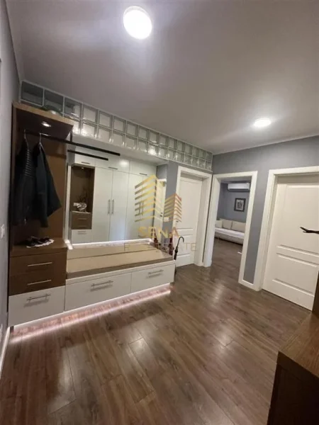 Tirane, jepet me qera apartament 2+1+Ballkon Kati 5, 75 m² 800 € (Delijorgji, rruga Irfan Tomini)