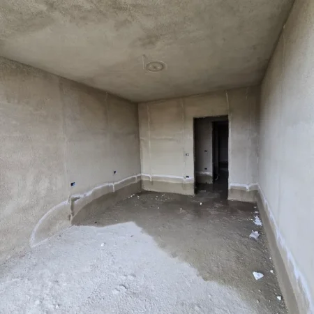 Tirane, shitet apartament 1+1+Ballkon , 81 m² (Univers City)