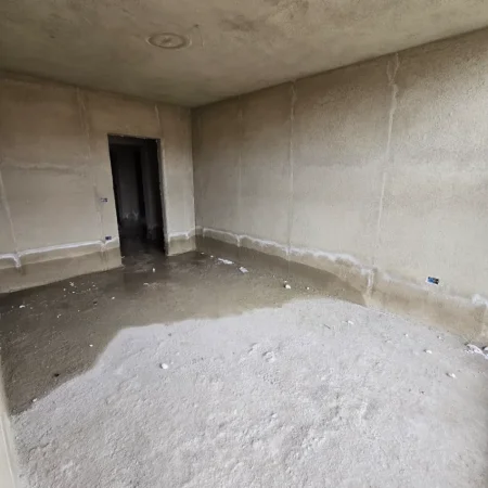 Tirane, shitet apartament 1+1+Ballkon , 81 m² (Univers City)