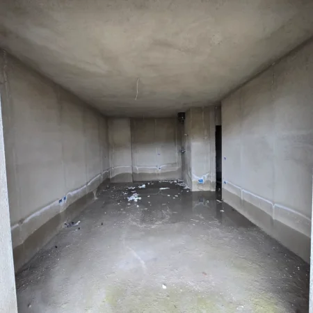 Tirane, shitet apartament 1+1+Ballkon , 81 m² (Univers City)