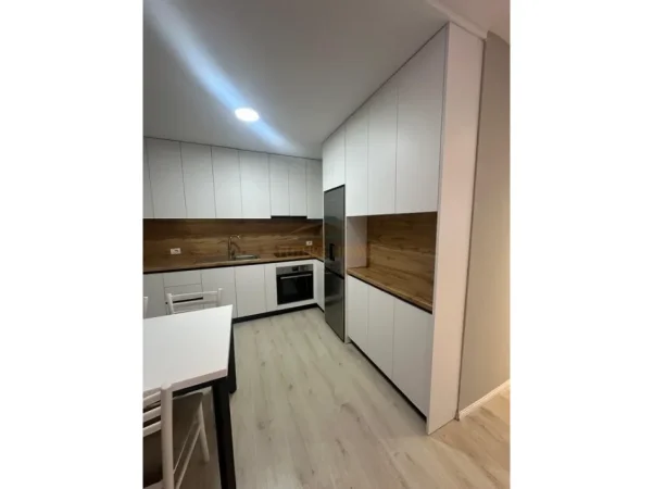 Tirane, jepet me qera apartament 2+1+2 Kati 7, 85 m² 670 € (Residenca Future Home , Unaza e Re)