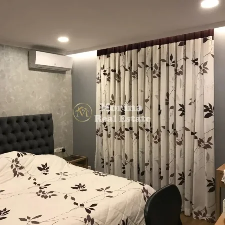 Tirane, jepet me qera apartament 2+1 Kati 5, 85 m² 800 € (Pallati me Shigjeta)